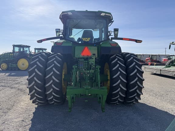 Image of John Deere 7R 210 equipment image 3