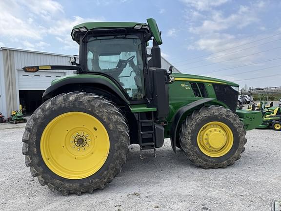 Image of John Deere 7R 210 equipment image 3