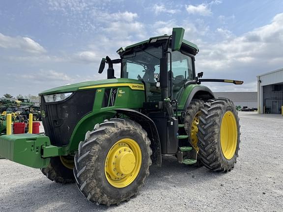 Image of John Deere 7R 210 equipment image 2