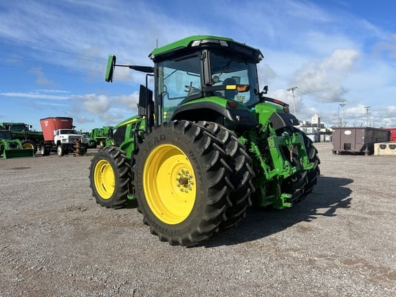 Image of John Deere 7R 210 equipment image 2