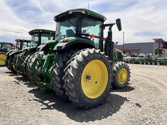 Image of John Deere 7R 210 equipment image 3