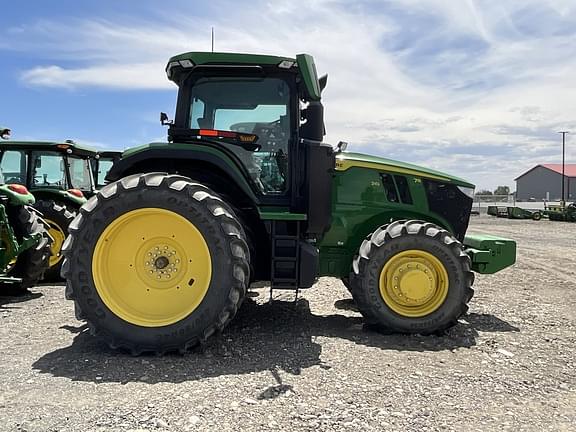 Image of John Deere 7R 210 equipment image 4