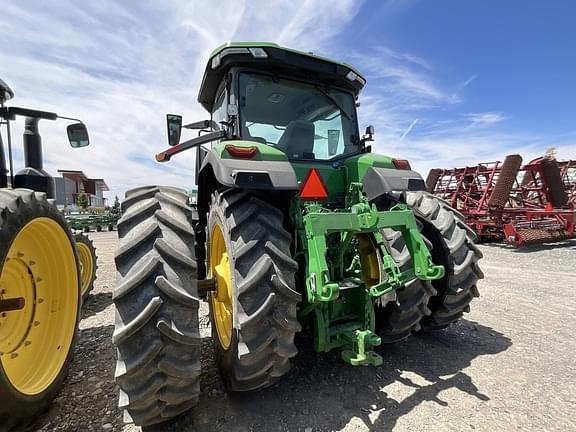 Image of John Deere 7R 210 equipment image 1