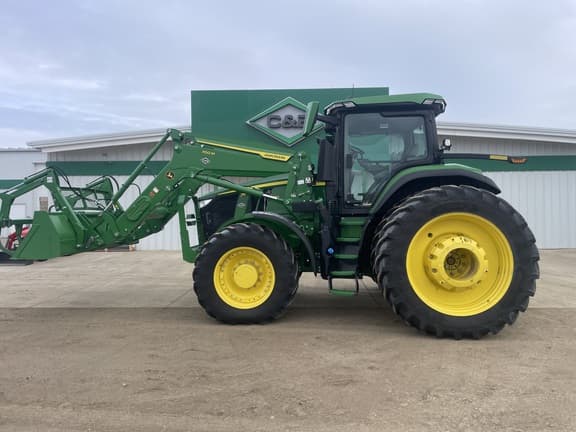 Image of John Deere 7R 210 equipment image 2