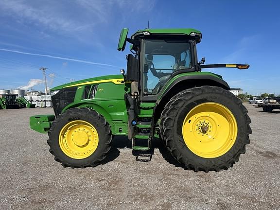 Image of John Deere 7R 210 equipment image 1