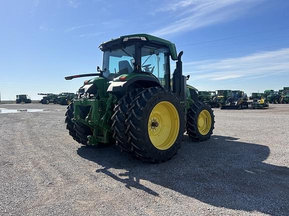 Image of John Deere 7R 210 equipment image 4