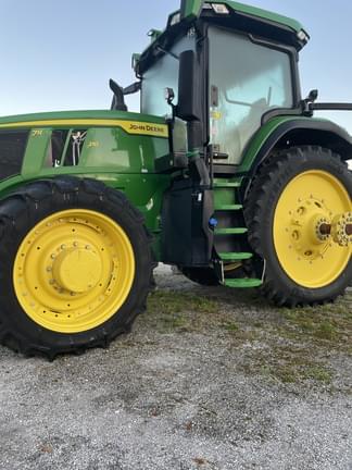 Main image John Deere 7R 210