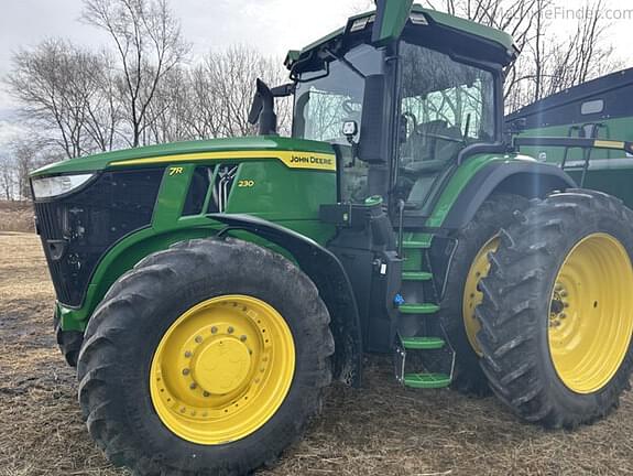 Image of John Deere 7R 230 equipment image 1