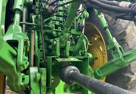 Image of John Deere 7R 230 equipment image 3