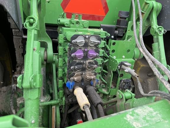 Image of John Deere 7R 230 equipment image 2