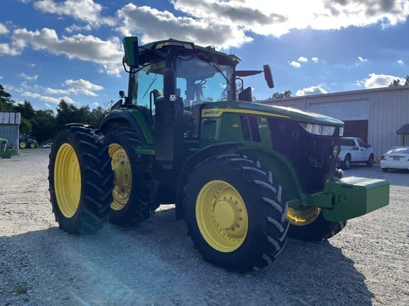 Image of John Deere 7R 230 equipment image 2