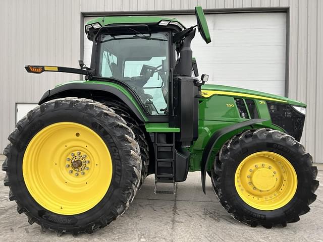 Image of John Deere 7R 230 equipment image 3