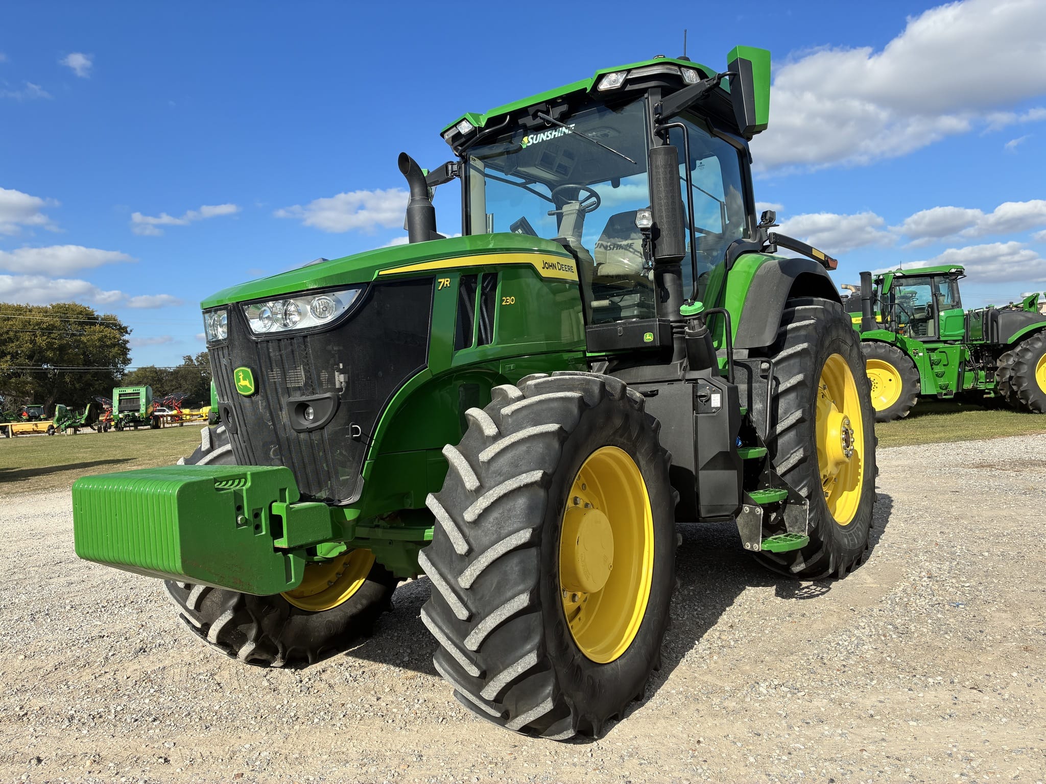 2024 John Deere 7R 230 Equipment Image0