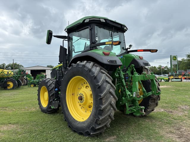 Image of John Deere 7R 230 equipment image 2