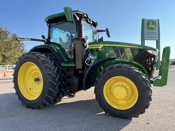 Image of John Deere 7R 250 equipment image 4
