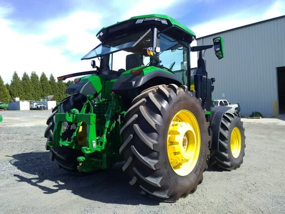 Image of John Deere 7R 270 equipment image 2