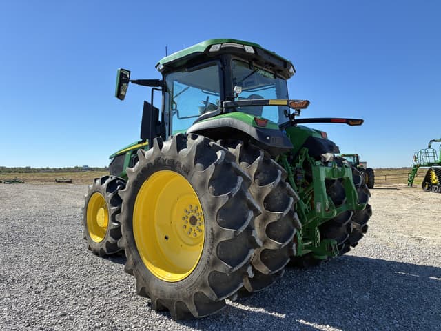 Image of John Deere 7R 270 equipment image 2
