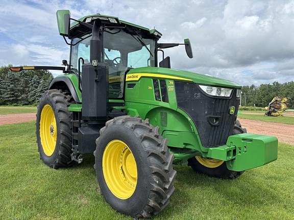 Image of John Deere 7R 310 equipment image 4