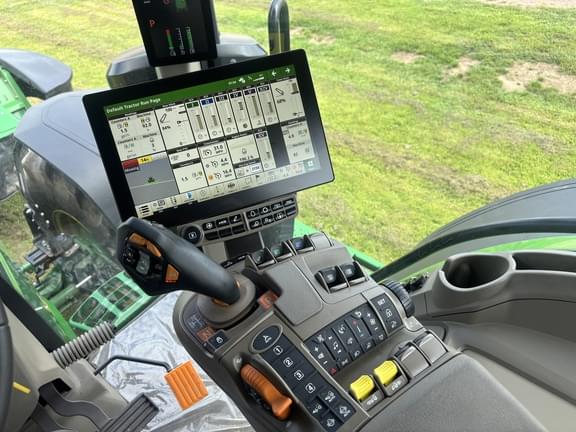Image of John Deere 7R 310 equipment image 1