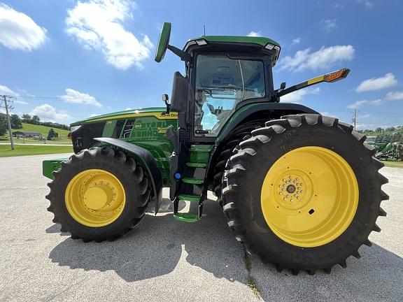 Image of John Deere 7R 310 equipment image 1