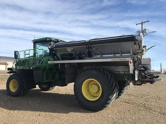 Image of John Deere 800R equipment image 2