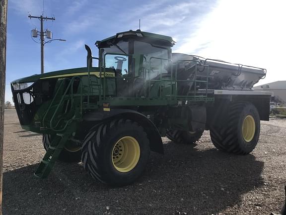 Image of John Deere 800R equipment image 1