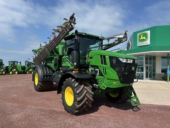 Image of John Deere 800R equipment image 1