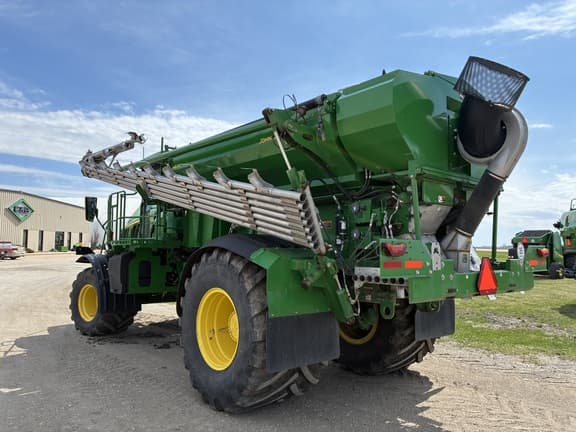 Image of John Deere 800R equipment image 4
