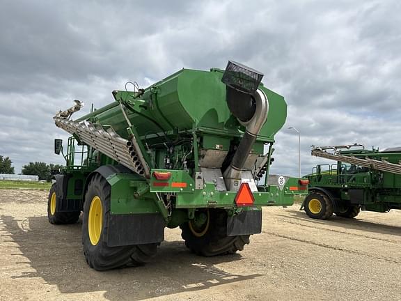 Image of John Deere 800R equipment image 2