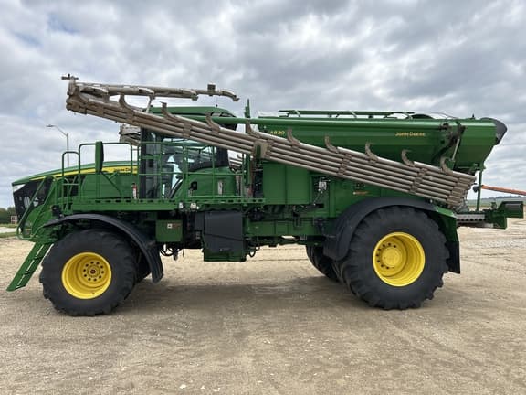 Image of John Deere 800R equipment image 1