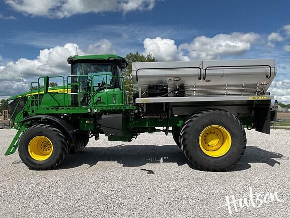 Image of John Deere 800R equipment image 4