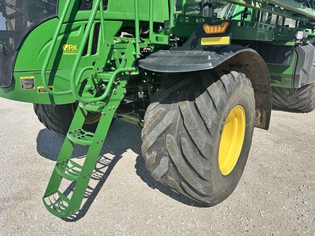 Image of John Deere 800R equipment image 2