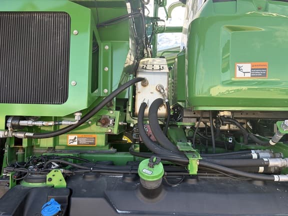 Image of John Deere 800R equipment image 4