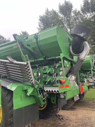 Image of John Deere 800R equipment image 3