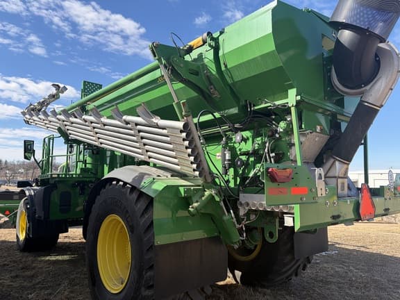 Image of John Deere 800R equipment image 2