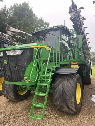 Image of John Deere 800R equipment image 1
