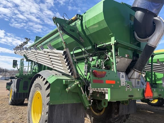 Image of John Deere 800R equipment image 2