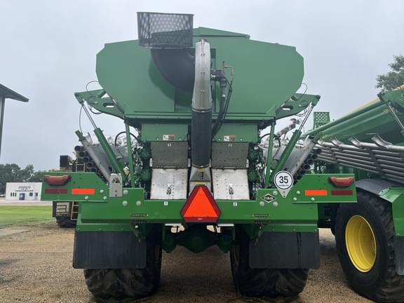 Image of John Deere 800R equipment image 4