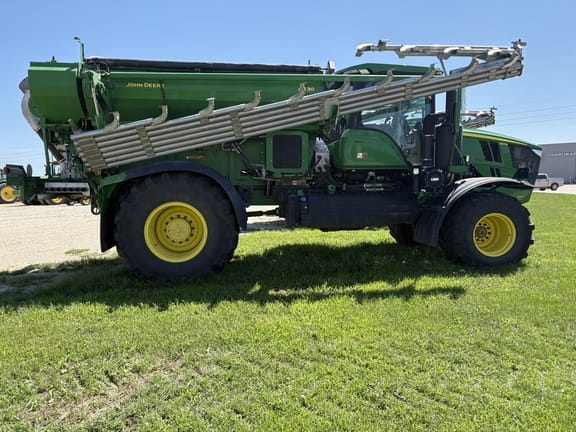 2024 John Deere 800R Equipment Image0