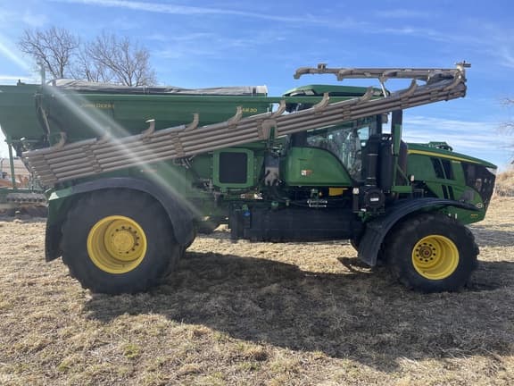 Image of John Deere 800R equipment image 1