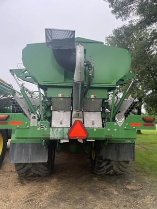 Image of John Deere 800R equipment image 2
