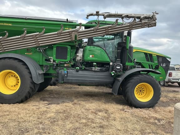 Image of John Deere 800R equipment image 1