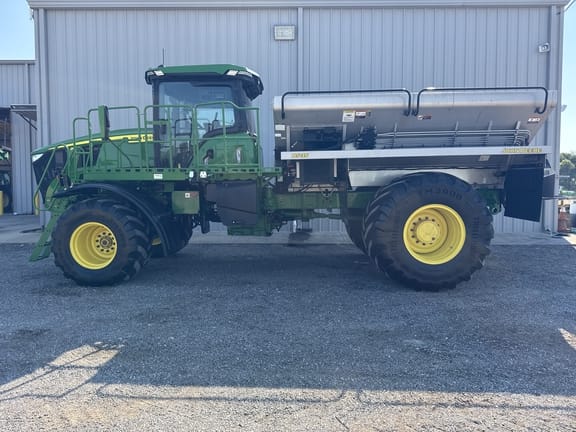 2024 John Deere 800R Equipment Image0