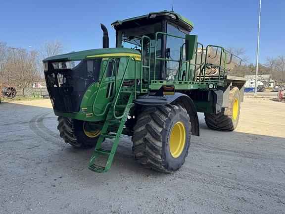 Image of John Deere 800R equipment image 4