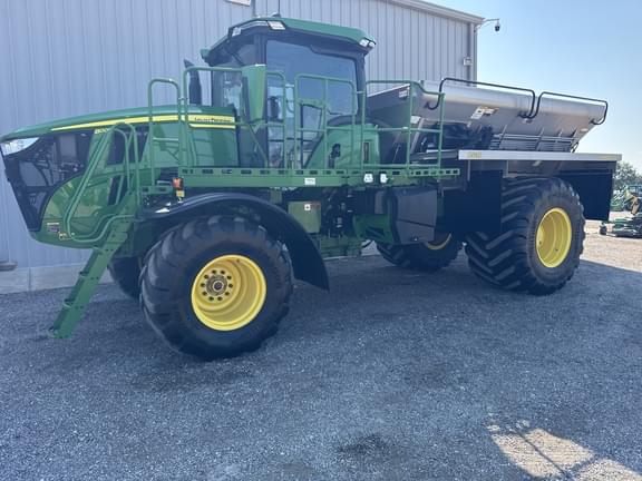 Image of John Deere 800R equipment image 1