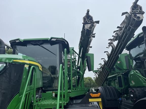 Image of John Deere 800R equipment image 2