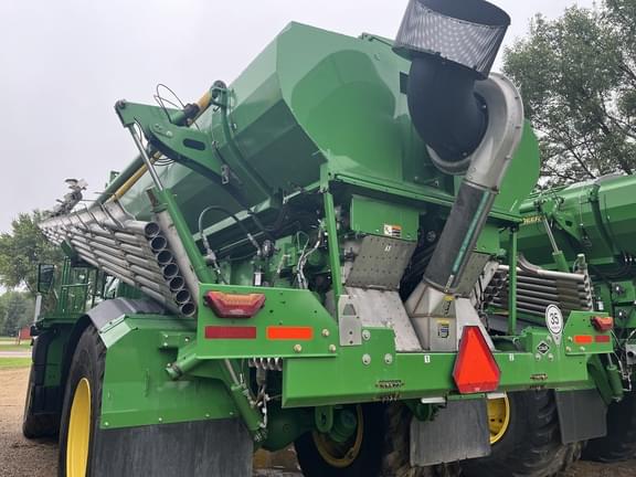 Image of John Deere 800R equipment image 4