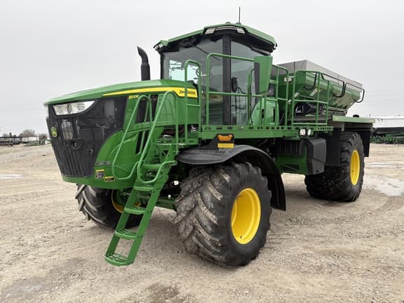 Image of John Deere 800R equipment image 2