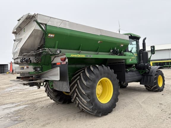 Image of John Deere 800R equipment image 4