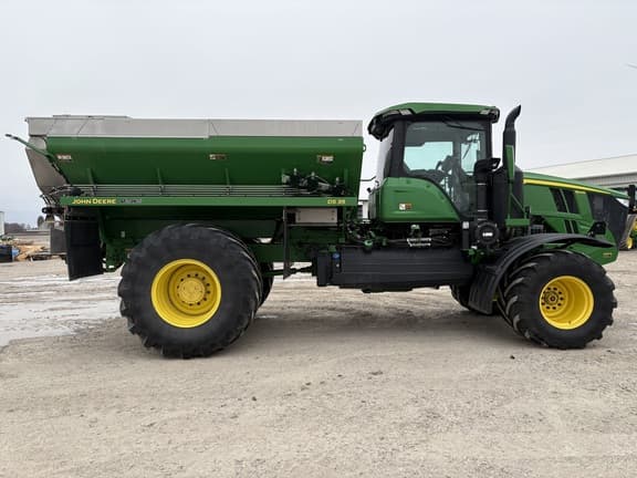 Image of John Deere 800R equipment image 3